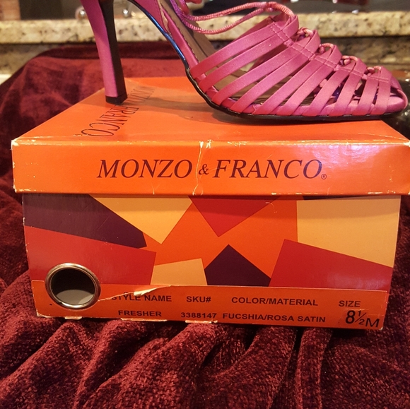 Women Shoes - Picture 10 of 16